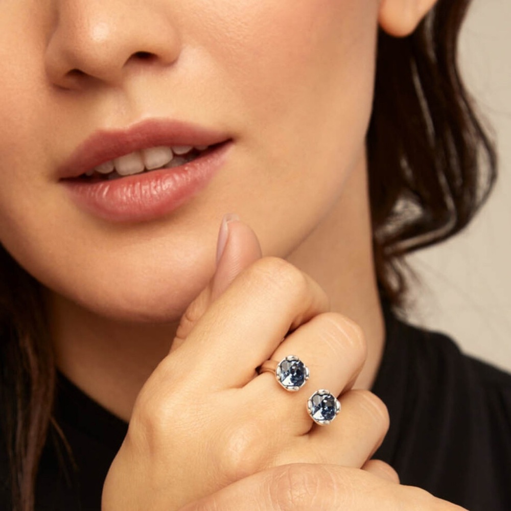 💍Uno de 50 ring with two blue crystals
